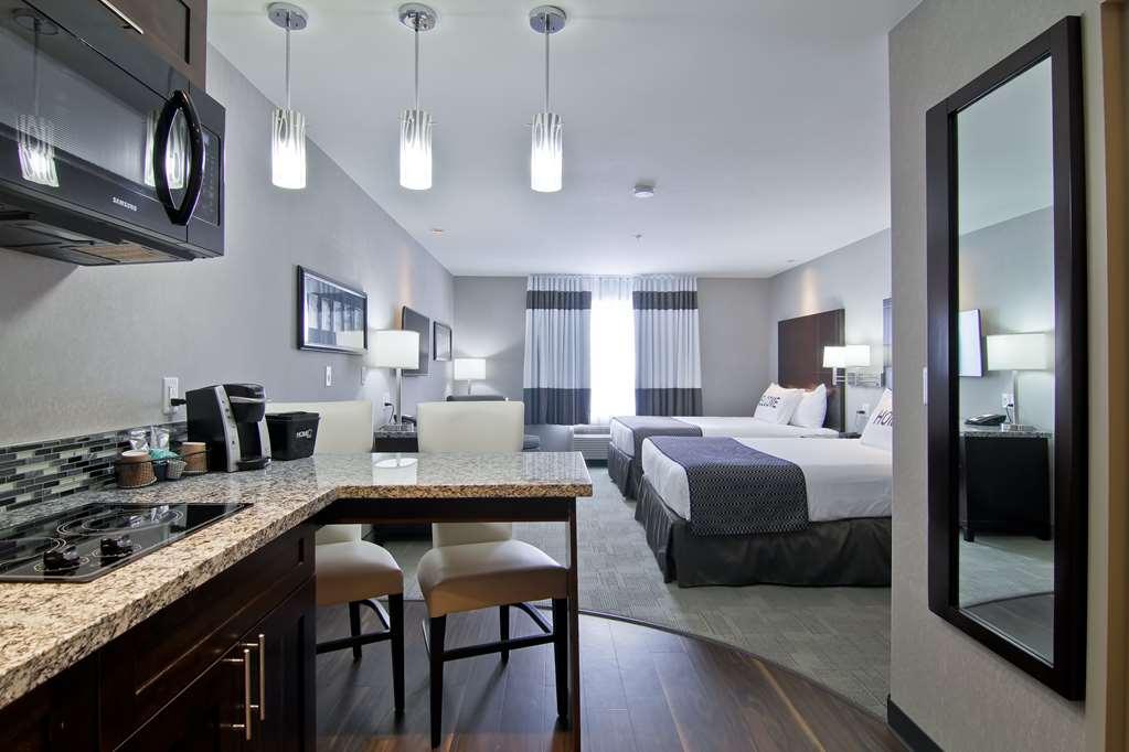 Home Inn & Suites Regina Airport Room photo